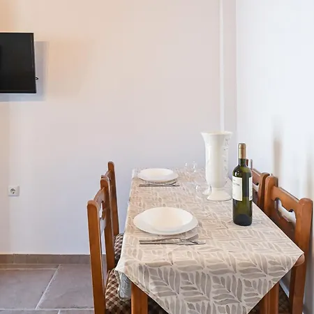 Marilou Apartman *