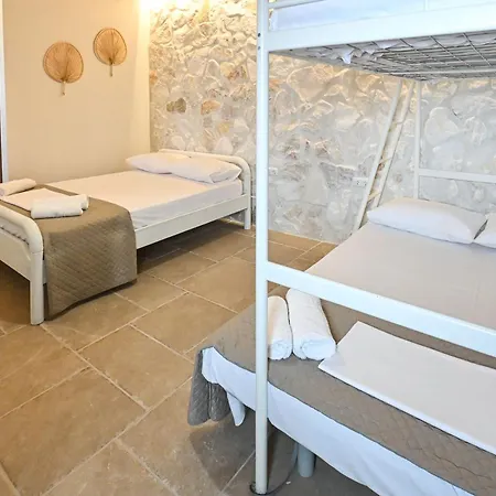 Marilou Apartman *