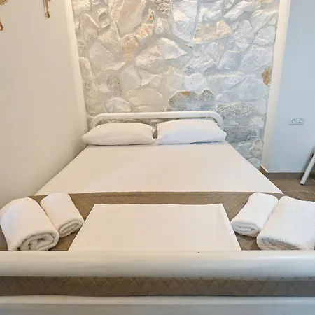 Marilou Apartment *